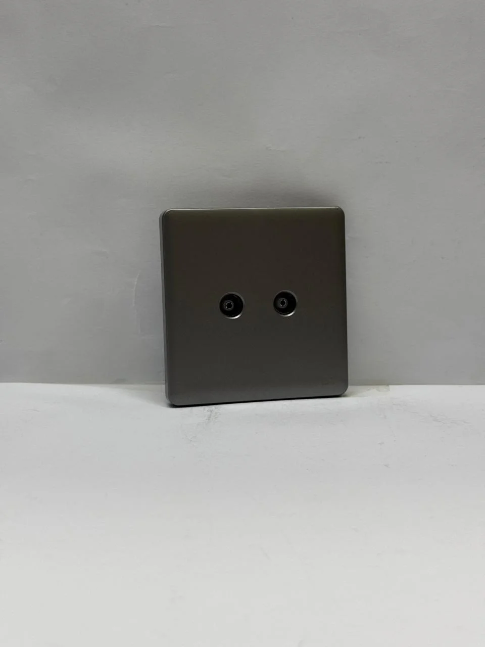 D/TV Xises Grey - Image 4