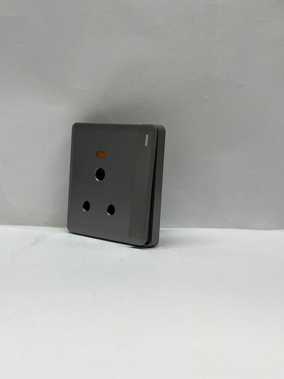 POWER PLUG Xises Grey - Image 5