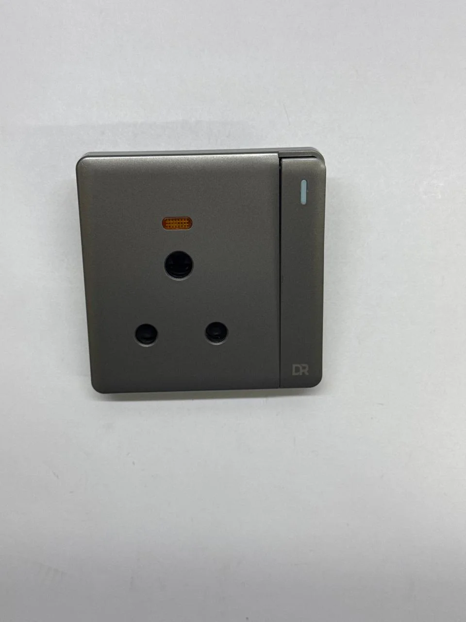 POWER PLUG Xises Grey - Image 3