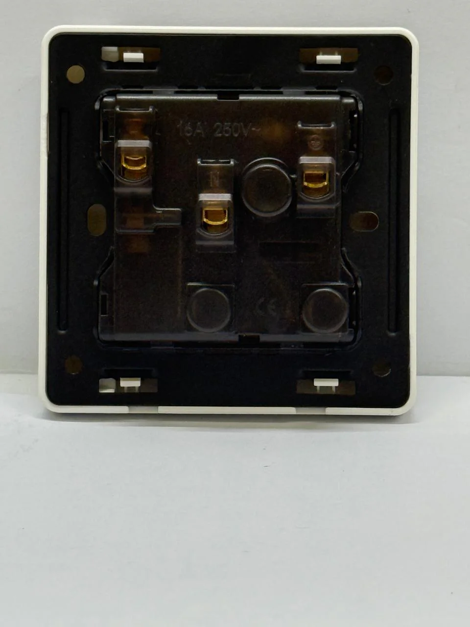 POWER PLUG Xises White - Image 2