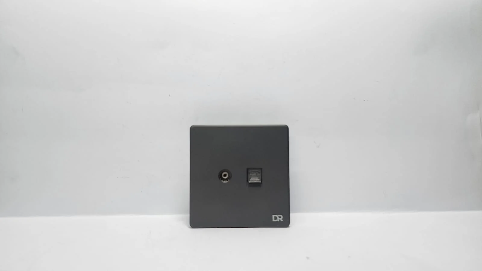 Platinum Mist -  Single T.V & Data Sockets - Image 2