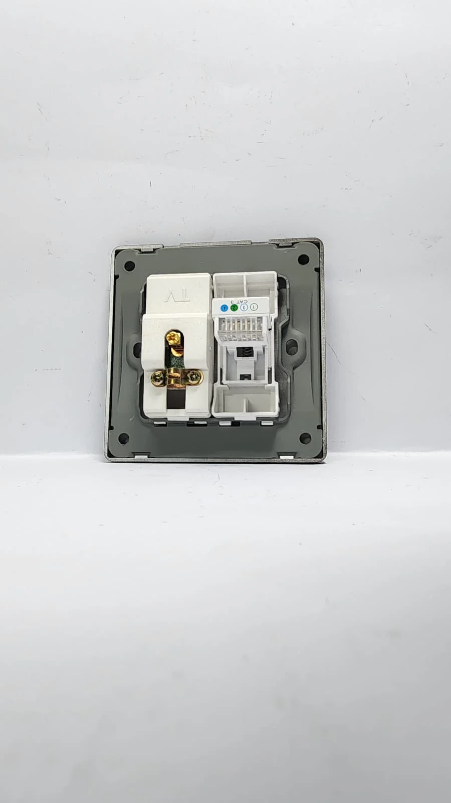 Shadow Pearl - Single T.V & Data Sockets - Image 3