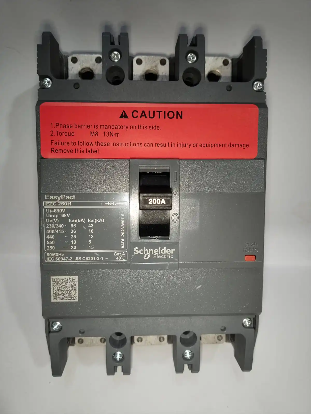 Schneider MCCB 3 Pole 200Amp - Image 2