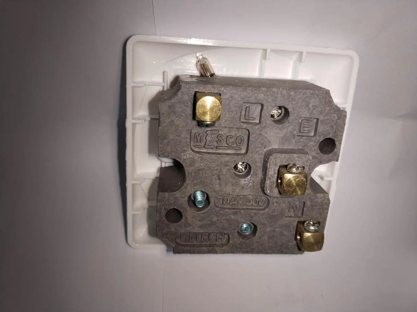 Mesco Power Plug 3x3 Porcelain - Image 5
