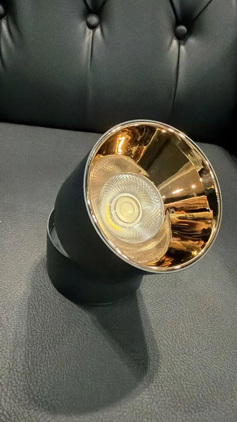 AIWA - 12 WATT Moveable Cylinder Light - Image 4