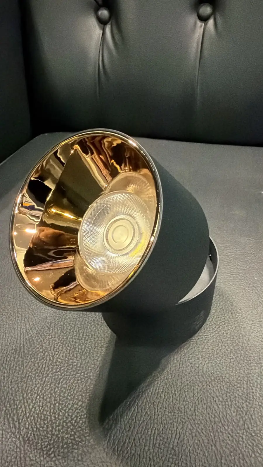 AIWA - 12 WATT Moveable Cylinder Light - Image 3