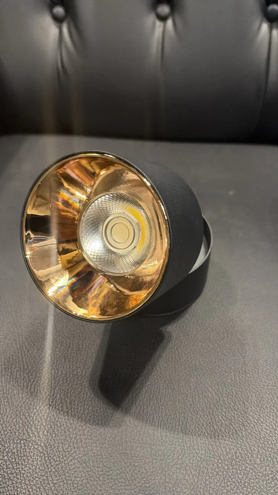 AIWA - 20 WATT Moveable Cylinder Light - Image 5